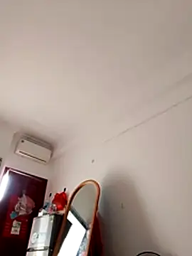 Snapshot of Cako-naka chatting on 12-18-25, 02:27 Cako-naka online show from 12-18-25, 02:27