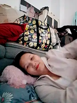 Snapshot of Cako-naka chatting on 12-17-25, 07:13 Cako-naka online show from 12-17-25, 07:13