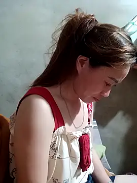 Snapshot of little-effy chatting on 05-15-26, 01:31 little-effy online show from 05-15-26, 01:31