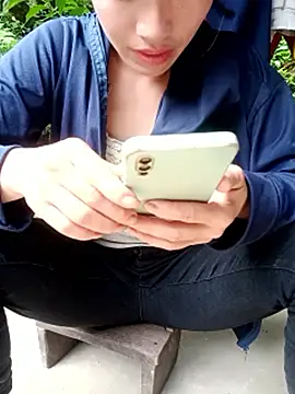 Snapshot of little-effy chatting on 06-08-26, 01:28 little-effy online show from 06-08-26, 01:28