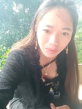 Snapshot of little-effy chatting on 07-24-26, 02:18 little-effy online show from 07-24-26, 02:18
