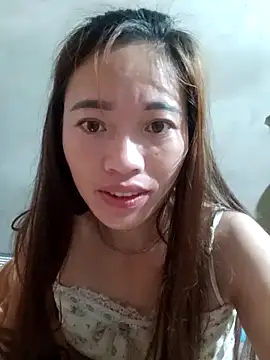 Snapshot of little-effy chatting on 05-14-26, 11:46 little-effy online show from 05-14-26, 11:46