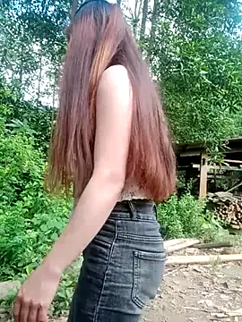 Snapshot of little-effy chatting on 05-20-26, 10:12 little-effy online show from 05-20-26, 10:12