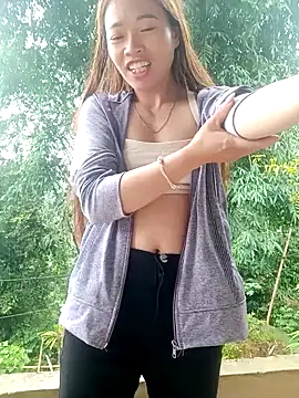 Snapshot of little-effy chatting on 05-19-26, 01:56 little-effy online show from 05-19-26, 01:56