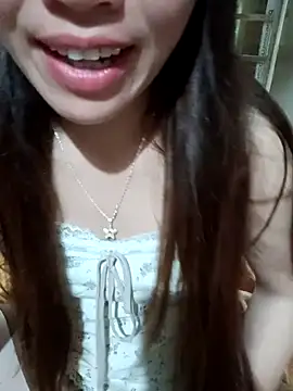 Snapshot of little-effy chatting on 06-27-26, 12:05 little-effy online show from 06-27-26, 12:05