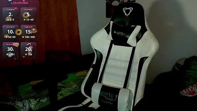 Snapshot of milk_hot_mafe chatting on 02-20-26, 03:47 milk hot mafe online show from 02-20-26, 03:47