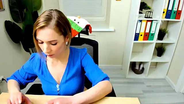 DakotaShelton online show from 12-21-25, 06:04