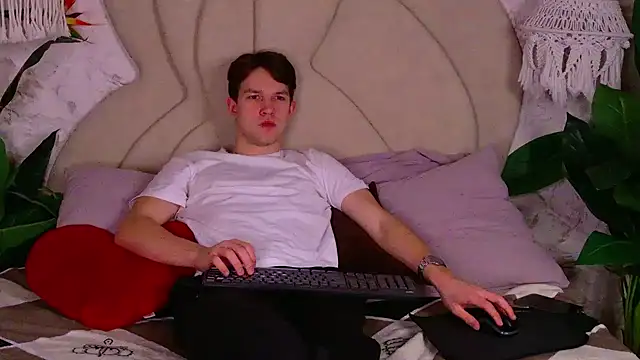 JamesRaww online show from 01-08-26, 04:02