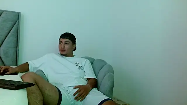 kyro estrada online show from 12-15-25, 06:25