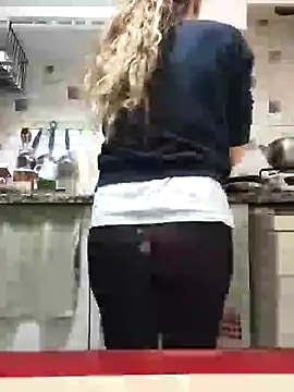 Snapshot of NovaMia chatting on 04-09-26, 08:09 NovaMia online show from 04-09-26, 08:09
