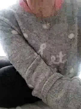 Snapshot of NovaMia chatting on 02-04-26, 12:11 NovaMia online show from 02-04-26, 12:11