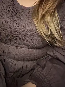 Snapshot of butterflyslay chatting on 03-05-26, 04:36 butterflyslay online show from 03-05-26, 04:36