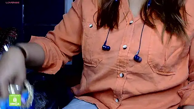 Snapshot of butterflyslay chatting on 03-08-26, 06:28 butterflyslay online show from 03-08-26, 06:28