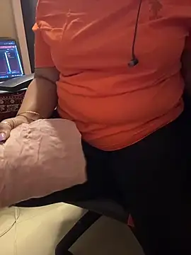 Snapshot of butterflyslay chatting on 03-24-26, 02:06 butterflyslay online show from 03-24-26, 02:06