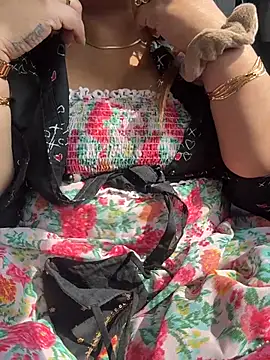 Snapshot of butterflyslay chatting on 03-21-26, 08:41 butterflyslay online show from 03-21-26, 08:41