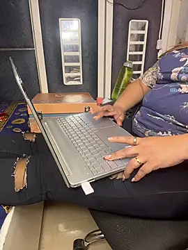 butterflyslay online show from 02-10-26, 12:53