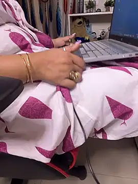 Snapshot of butterflyslay chatting on 03-27-26, 04:21 butterflyslay online show from 03-27-26, 04:21