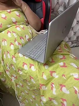 Snapshot of butterflyslay chatting on 04-06-26, 06:53 butterflyslay online show from 04-06-26, 06:53