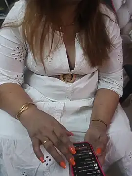 Snapshot of butterflyslay chatting on 04-15-26, 01:33 butterflyslay online show from 04-15-26, 01:33