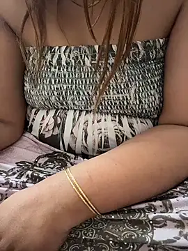 Snapshot of butterflyslay chatting on 04-05-26, 02:29 butterflyslay online show from 04-05-26, 02:29