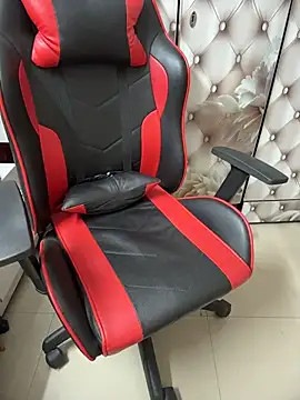 Snapshot of butterflyslay chatting on 04-15-26, 03:49 butterflyslay online show from 04-15-26, 03:49