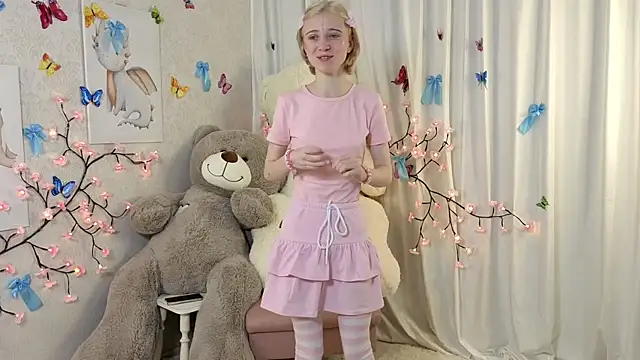 ViollaBloom online show from 12-23-25, 02:55