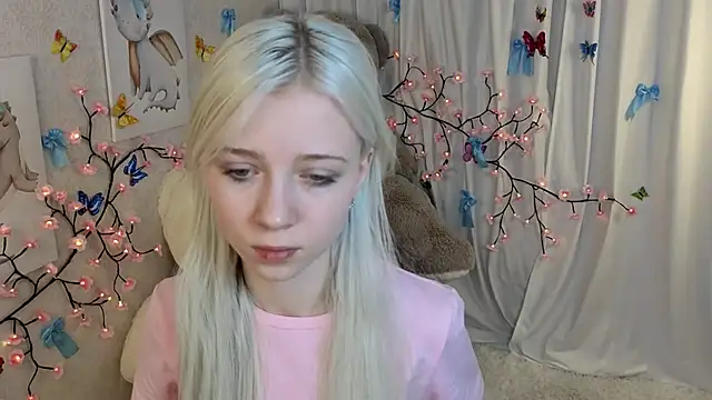 ViollaBloom online show from 01-10-26, 01:23