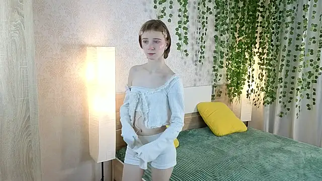 ViollaBloom online show from 12-14-25, 01:56