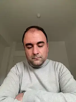 Snapshot of Viscfra chatting on 12-16-25, 11:47 Viscfra online show from 12-16-25, 11:47