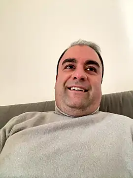Snapshot of Viscfra chatting on 12-14-25, 11:16 Viscfra online show from 12-14-25, 11:16