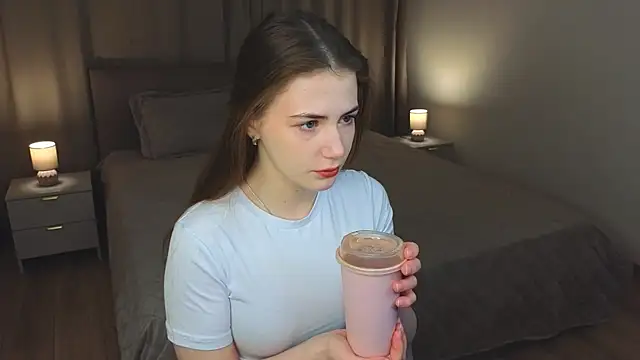 Snapshot of LouieRemeder chatting on 12-22-25, 04:12 LouieRemeder online show from 12-22-25, 04:12