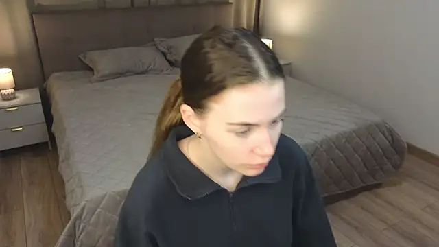 Snapshot of LouieRemeder chatting on 12-20-25, 04:15 LouieRemeder online show from 12-20-25, 04:15