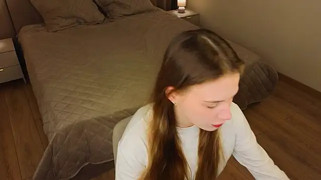 Snapshot of LouieRemeder chatting on 12-15-25, 04:07 LouieRemeder online show from 12-15-25, 04:07