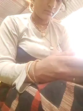 Snapshot of Aaisha_01 chatting on 04-22-26, 07:15 Aaisha 01 online show from 04-22-26, 07:15