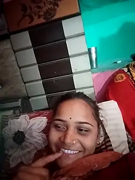 Aaisha 01 online show from 12-17-25, 08:52