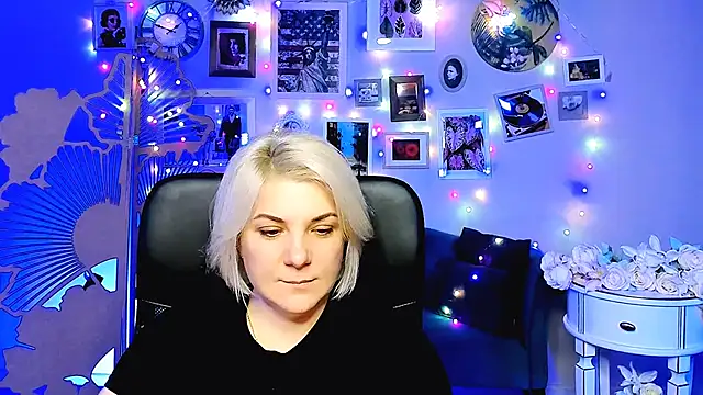 EvaEvals online show from 12-17-25, 08:08