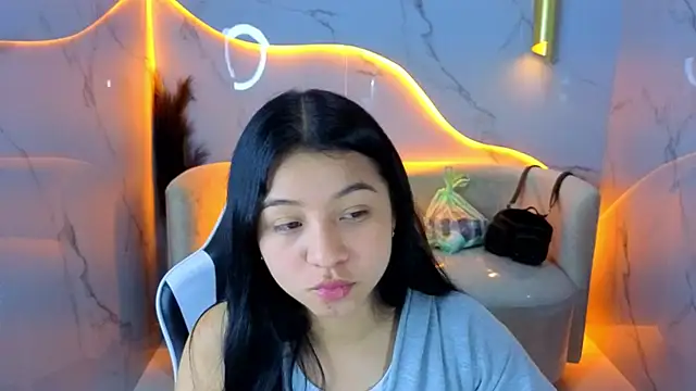 Snapshot of Sofi_Adams_Tx chatting on 01-07-26, 01:05 Sofi Adams Tx online show from 01-07-26, 01:05