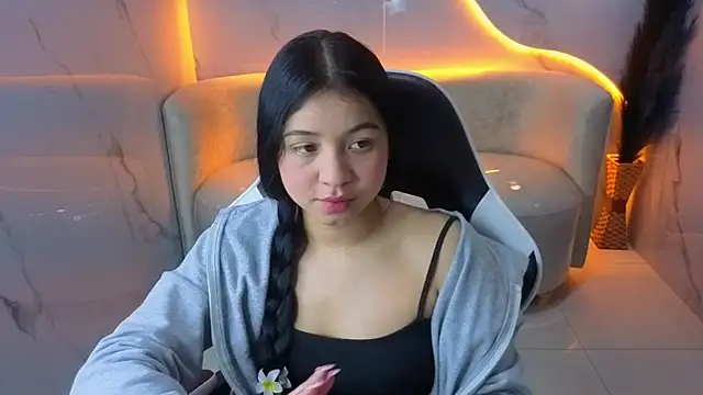 Snapshot of Sofi_Adams_Tx chatting on 12-22-25, 01:22 Sofi Adams Tx online show from 12-22-25, 01:22