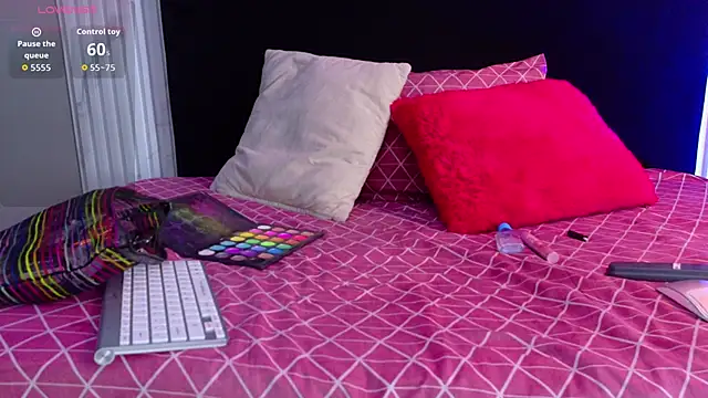 bella moonlight cr online show from 04-18-26, 03:42