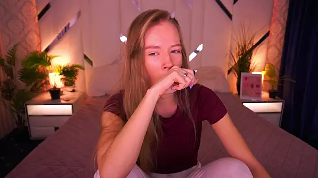 Snapshot of MollyyMayy chatting on 01-15-26, 09:34 MollyyMayy online show from 01-15-26, 09:34