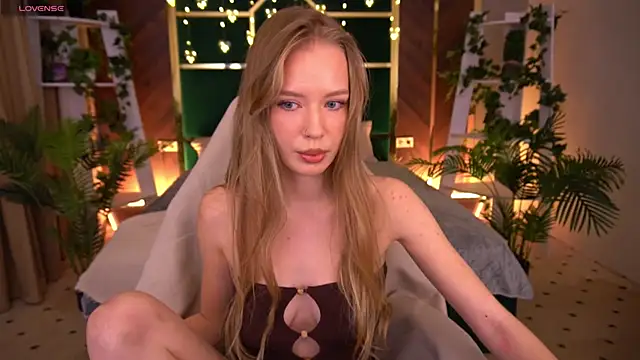 MollyyMayy online show from 02-10-26, 03:44