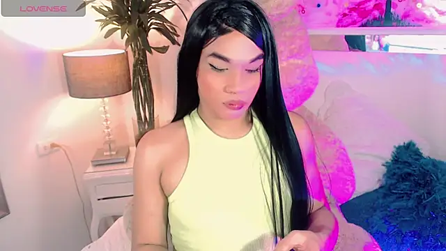 agathaferrer3 online show from 12-16-25, 11:25