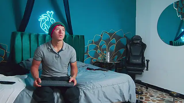 Snapshot of MagnusKnight_ chatting on 01-10-26, 01:45 MagnusKnight online show from 01-10-26, 01:45