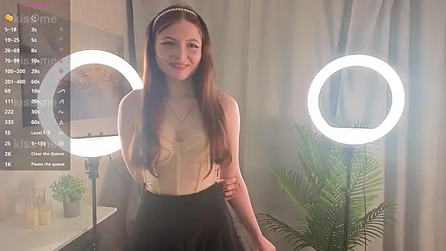 Snapshot of GinnyGowey chatting on 12-21-25, 04:19 GinnyGowey online show from 12-21-25, 04:19