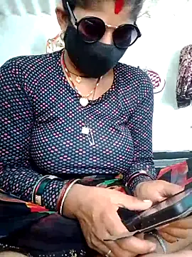 Snapshot of Sweet_Couple_01 chatting on 06-14-26, 07:20 Sweet Couple 01 online show from 06-14-26, 07:20