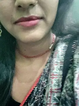 Snapshot of Sweet_Couple_01 chatting on 12-22-25, 04:40 Sweet Couple 01 online show from 12-22-25, 04:40