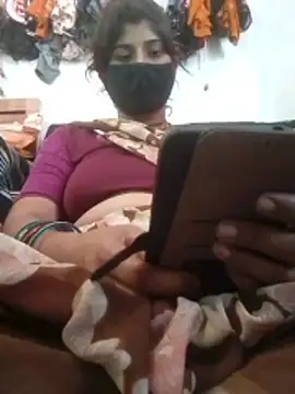 Snapshot of Sweet_Couple_01 chatting on 06-05-26, 04:39 Sweet Couple 01 online show from 06-05-26, 04:39