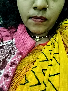 Snapshot of Sweet_Couple_01 chatting on 12-19-25, 04:53 Sweet Couple 01 online show from 12-19-25, 04:53