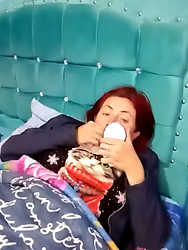 Snapshot of Annelis1 chatting on 12-16-25, 05:33 Annelis1 online show from 12-16-25, 05:33