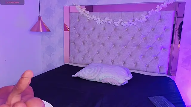 kylie river online show from 02-15-26, 01:54